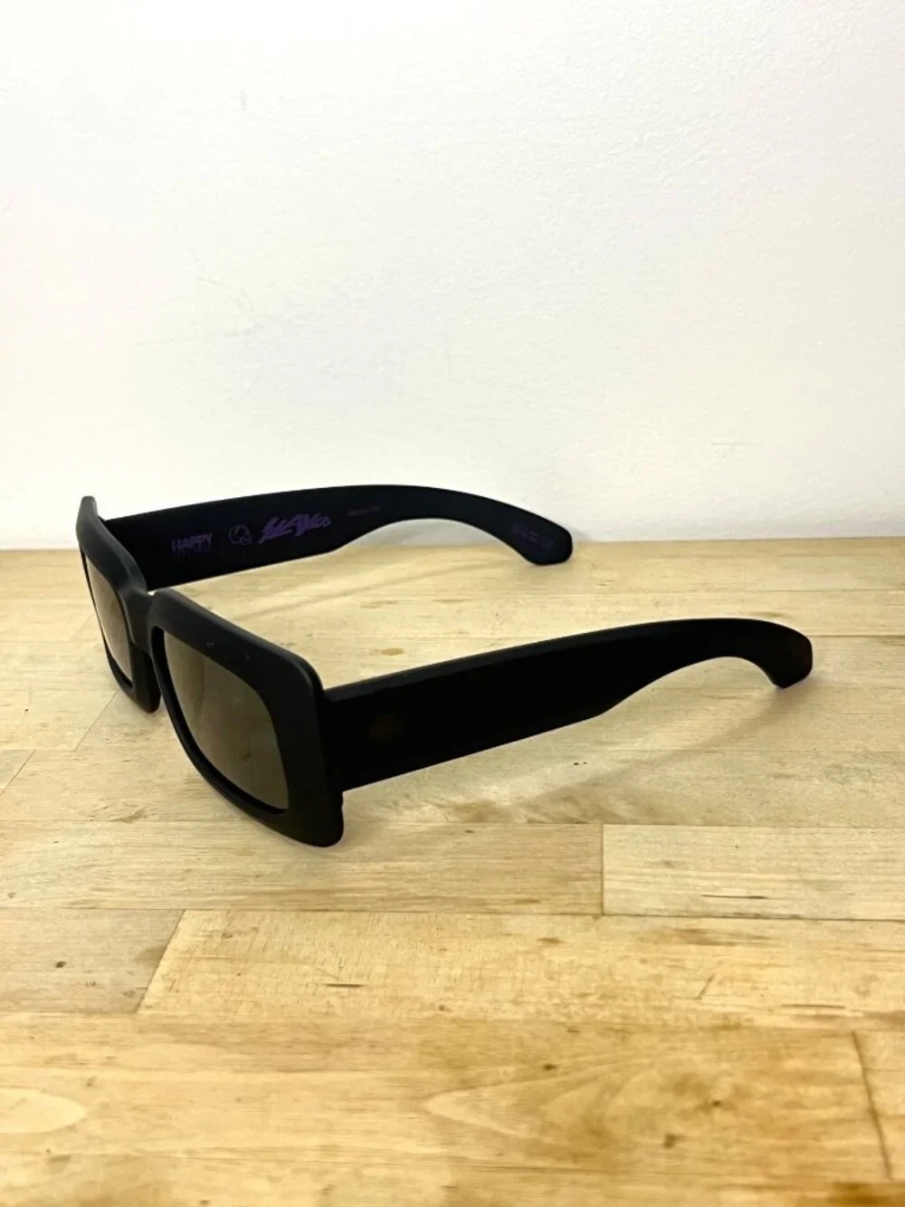 NEW Spy Slayer Happy Lens Black Rectangular Sunglasses With Box & Pouch